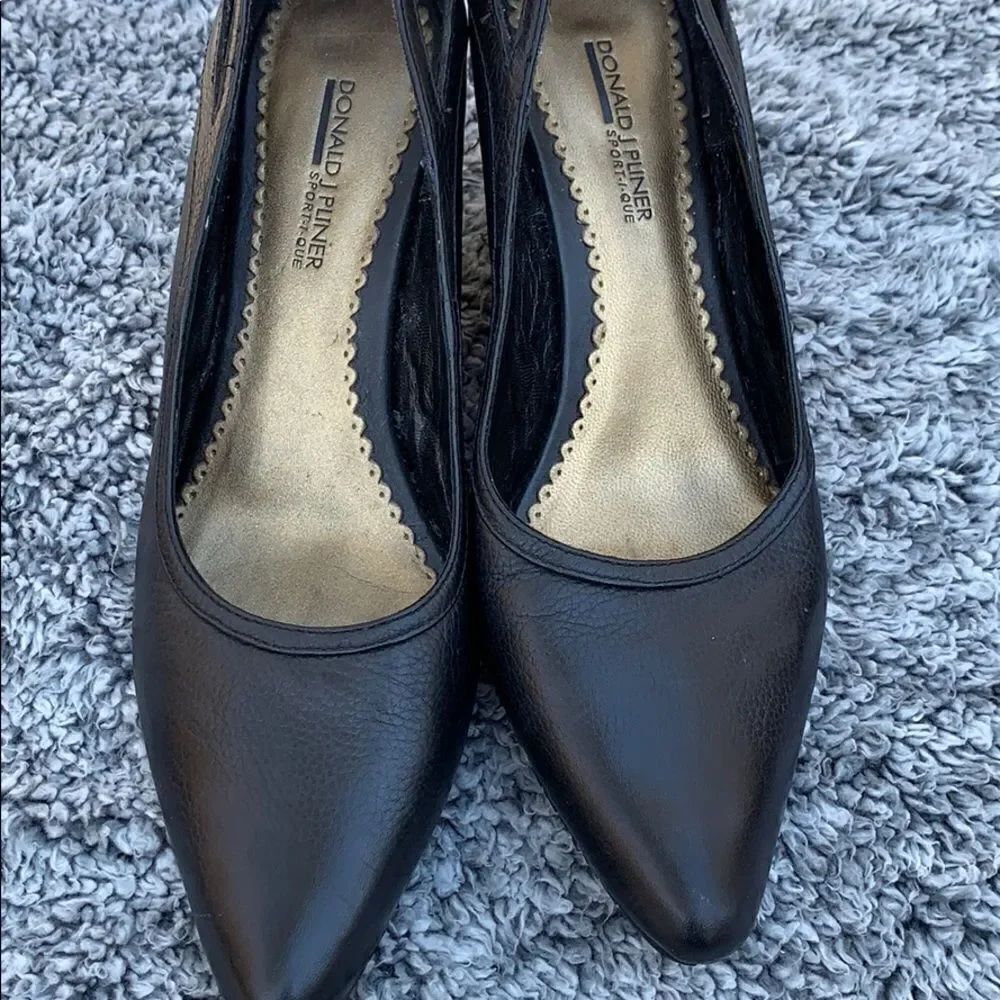 Donald J Pliner wedge pumps
